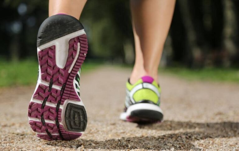 10 Best Shoes For Extensor Tendonitis [Buyers Guide]